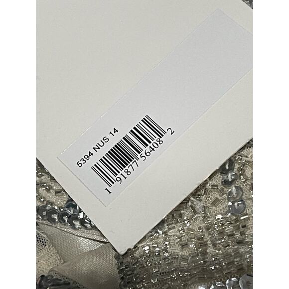 Mac Duggal Geometric Embellished Crystal Drop V-Neck Gown Silver Size 14 NWT - Picture 12 of 12